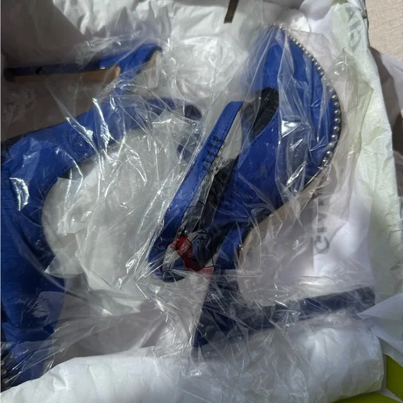 Gianni Bini Renatay Electric Blue Suede Heels “SZ8” - Picture 8 of 12